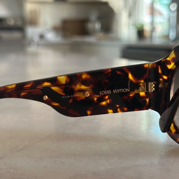 Louis Vuitton Designer Retired PARIS/TEXAS Sun Glasses - Picture 2 of 13